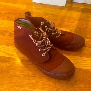 Burgundy bangs sneakers like new never worn